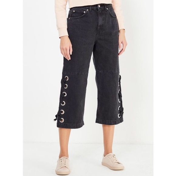 Topshop Denim - Topshop Lace Hem Wide Leg Cropped Jeans
